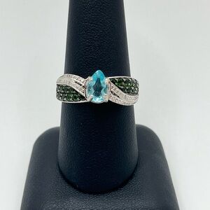 Elegant Silver and Blue Gemstone Ring
